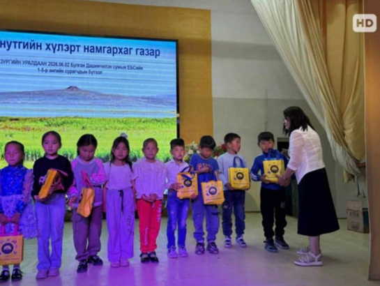 Уралдааны оролцогчид